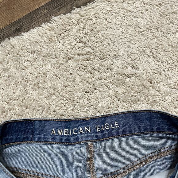 American Eagle Size 00 Whiskered Distressed High-Rise 90's Boyfriend Shorts - Picture 3 of 5